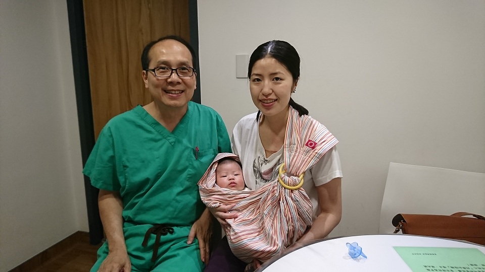 楊O涵帶寶寶拜訪黃醫師